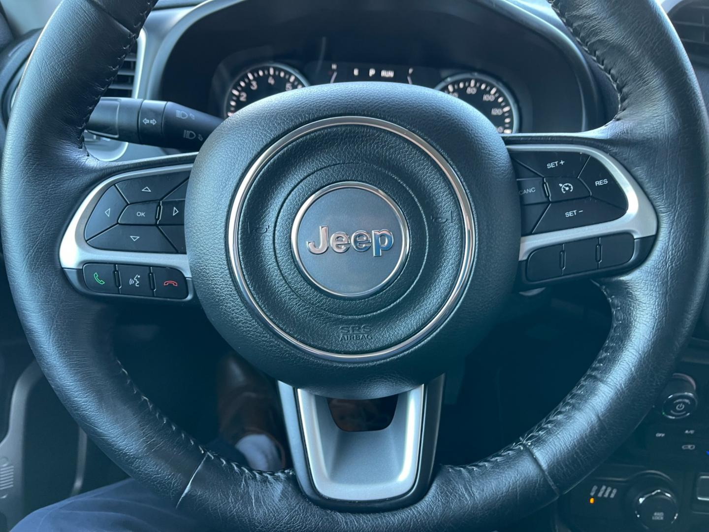 2020 Gray /Black Jeep Renegade Latitude 4WD (ZACNJBBB7LP) with an 2.4L I4 DOHC 16V engine, 9A transmission, located at 11115 Chardon Rd. , Chardon, OH, 44024, (440) 214-9705, 41.580246, -81.241943 - Photo#24